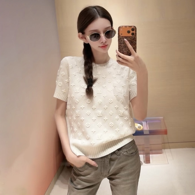 lv louis vuitton monogram embossed cashmere short-sleeve knit top